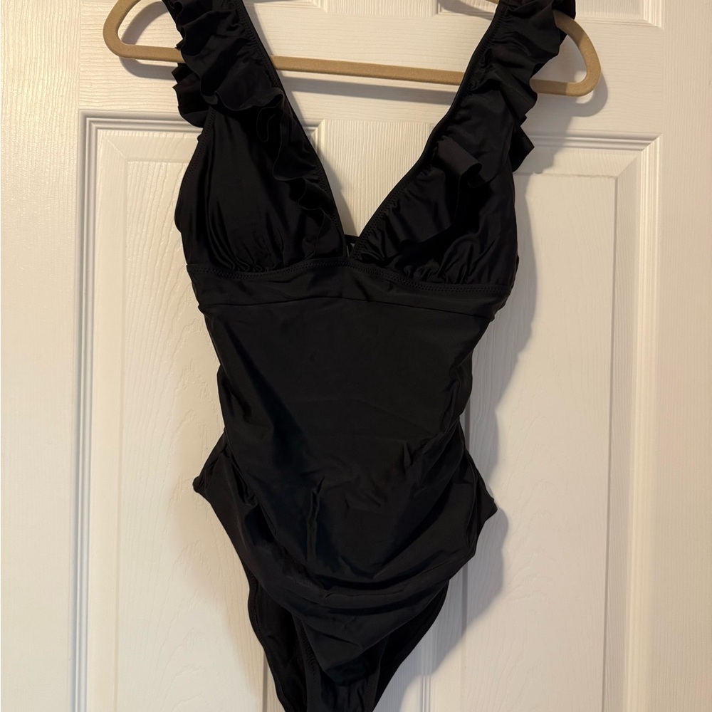 Cupshe Elegant Black One-Piece Swimsuit